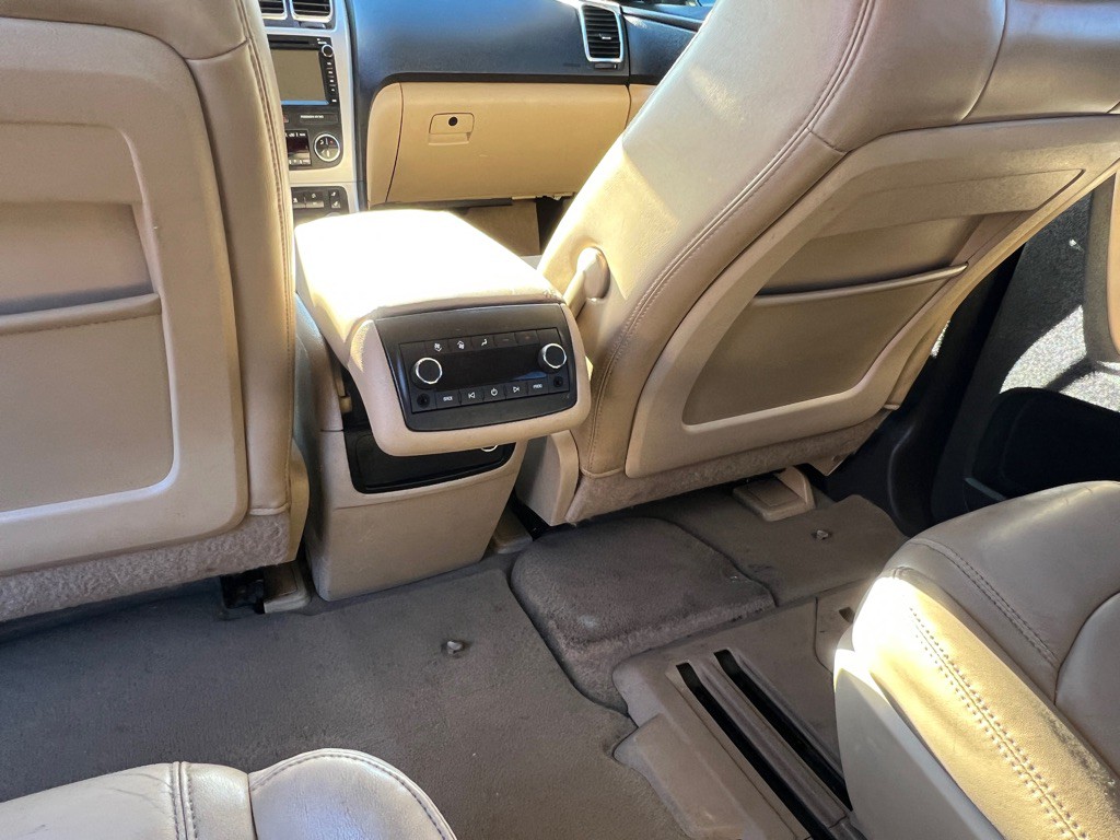 2011 GMC Acadia Image 18
