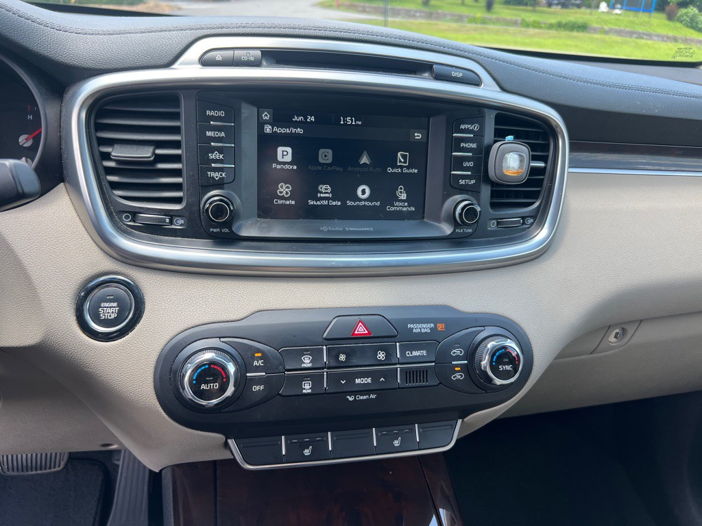 2017 Kia Sorento Image 14