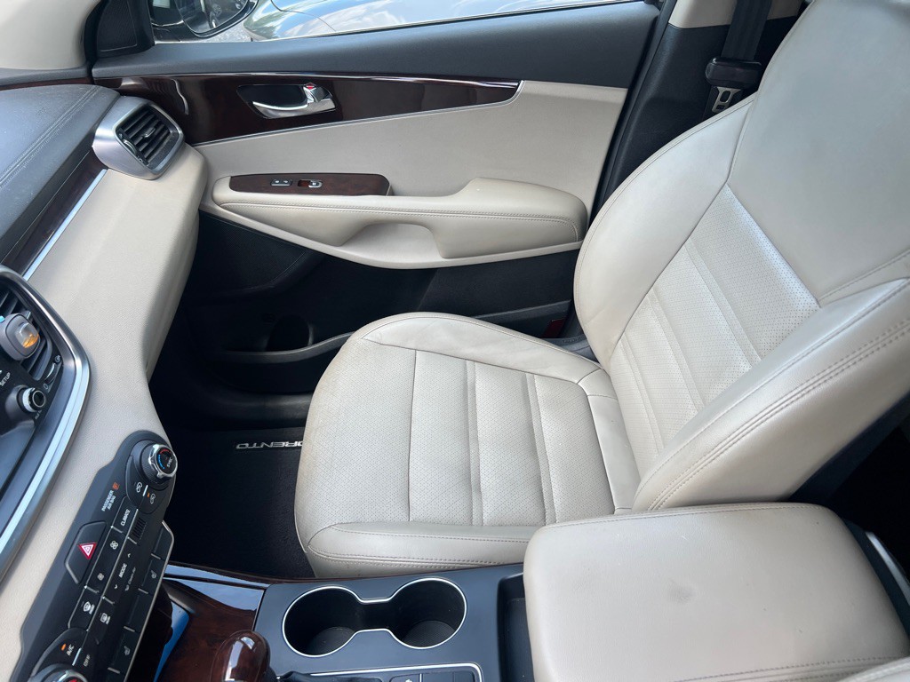 2017 Kia Sorento Image 15