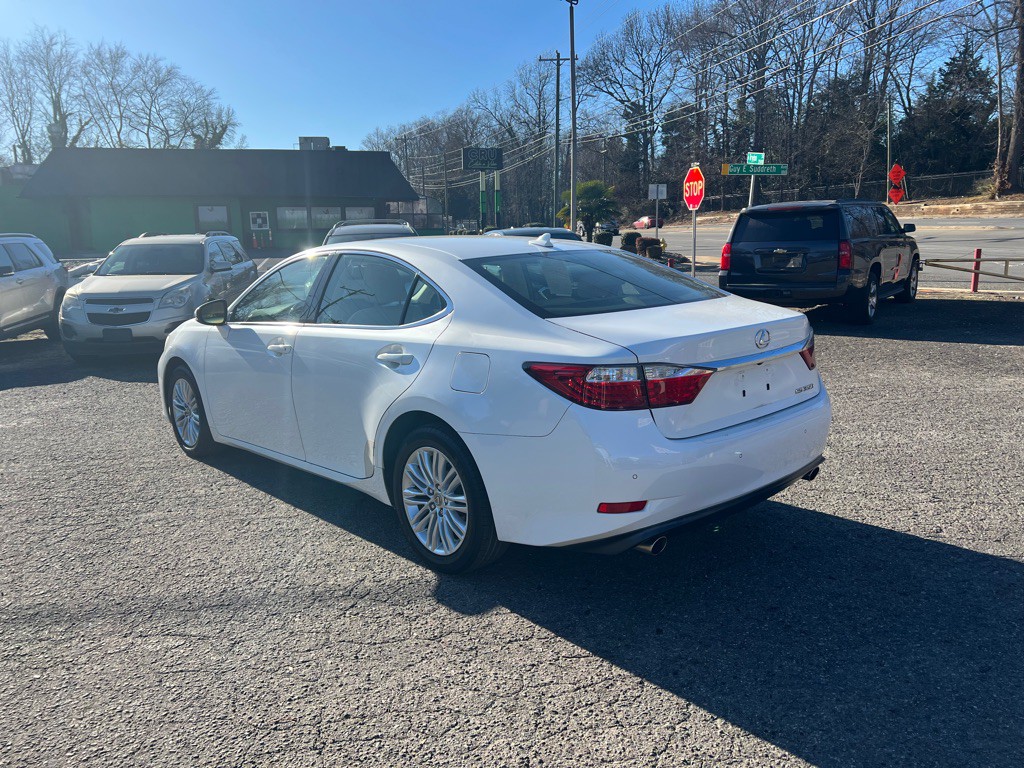 2013 Lexus ES 350 Image 2