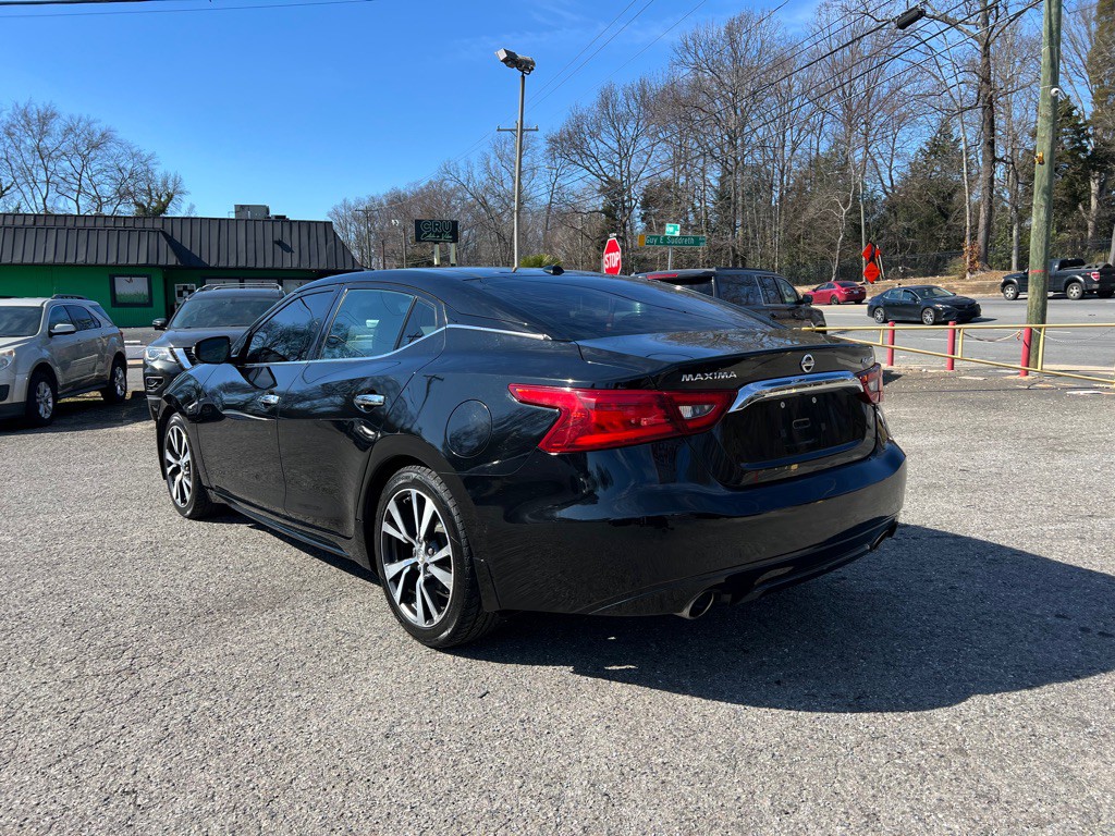2017 Nissan Maxima Image 6