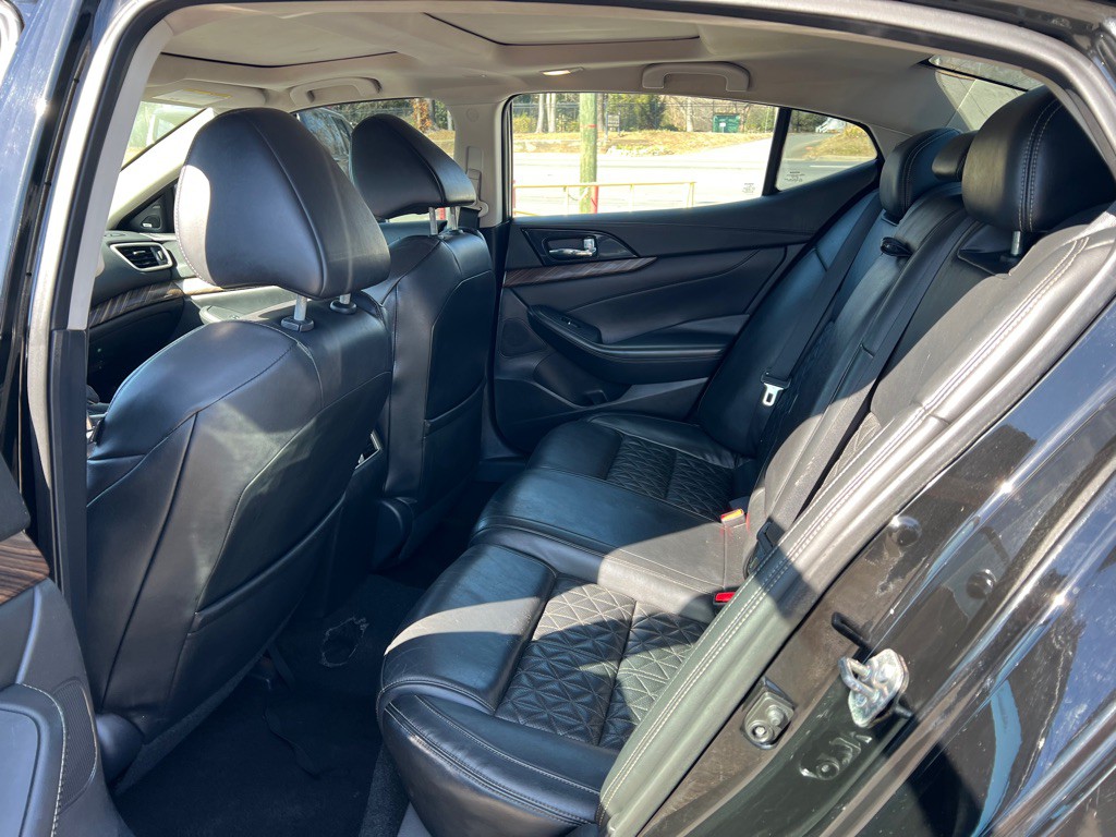 2017 Nissan Maxima Image 11