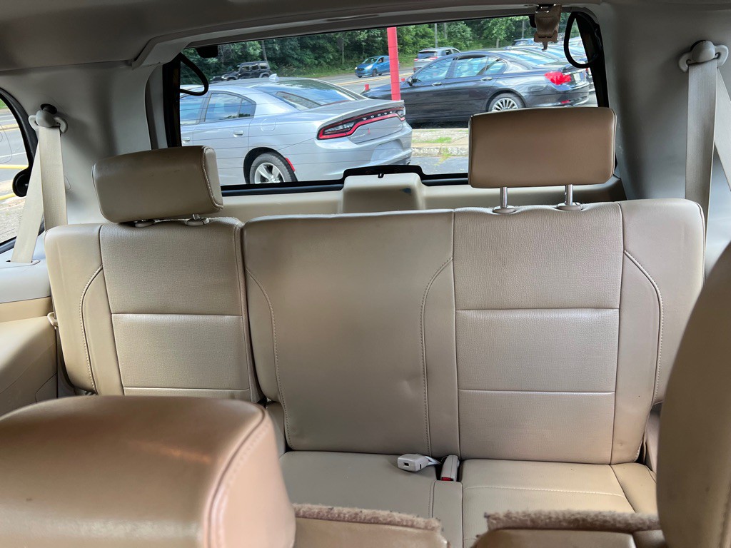 2012 Nissan Armada Image 8