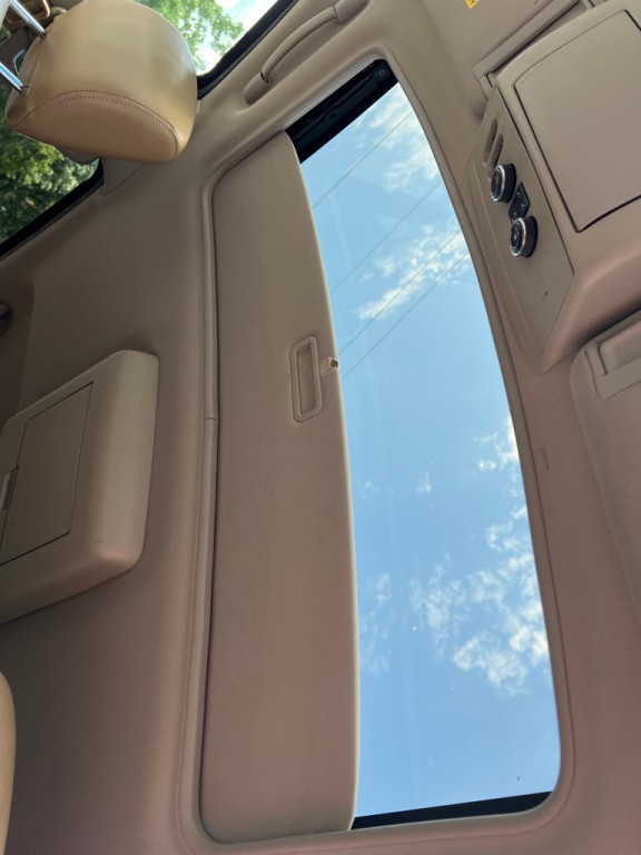 2012 Nissan Armada Image 10