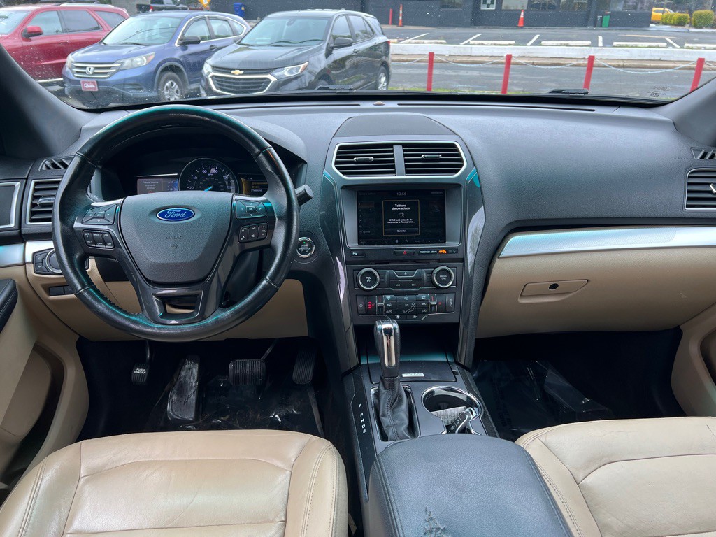 2016 Ford Explorer Image 9