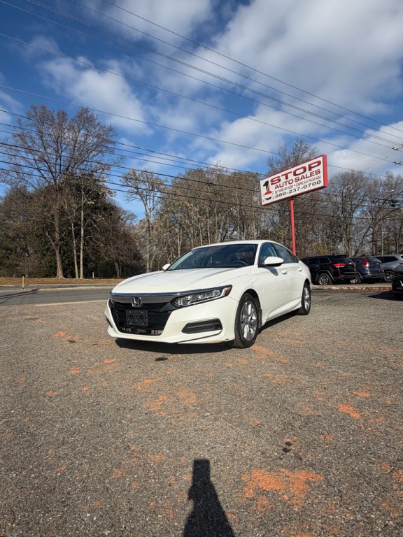 2019 Honda Accord Image 1