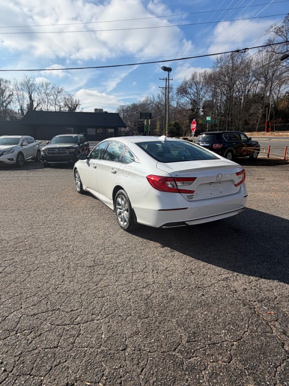 2019 Honda Accord Image 2