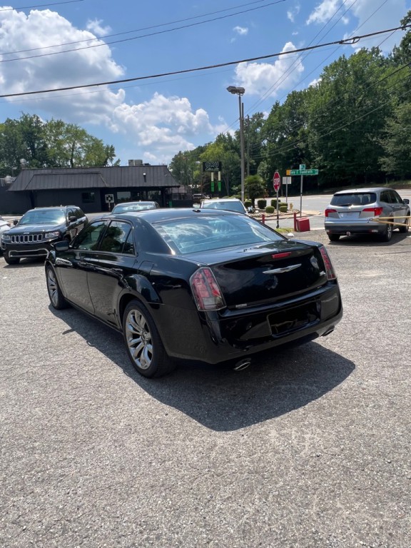 2014 Chrysler 300 Image 2