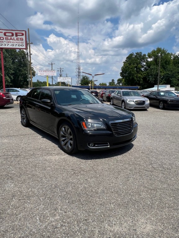 2014 Chrysler 300 Image 4