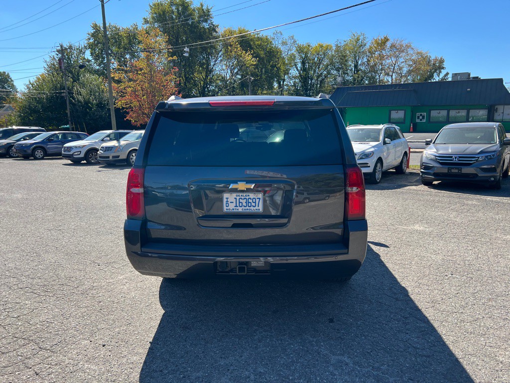 2016 Chevrolet Suburban Image 3
