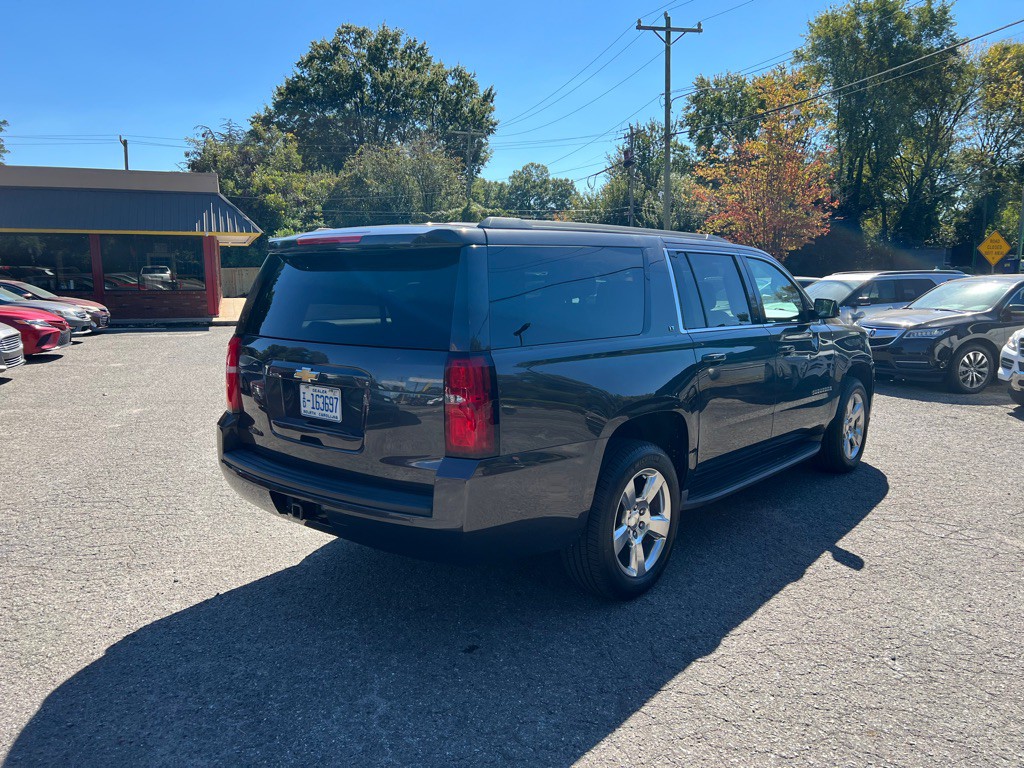 2016 Chevrolet Suburban Image 4