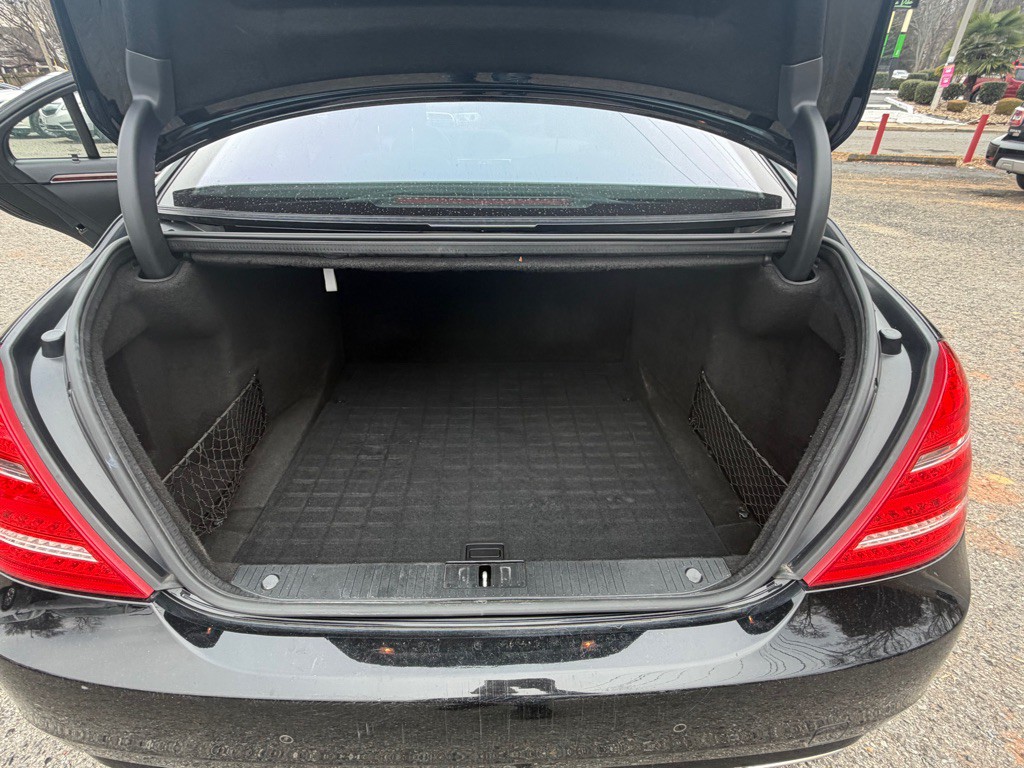 2011 Mercedes-Benz S-Class Image 9