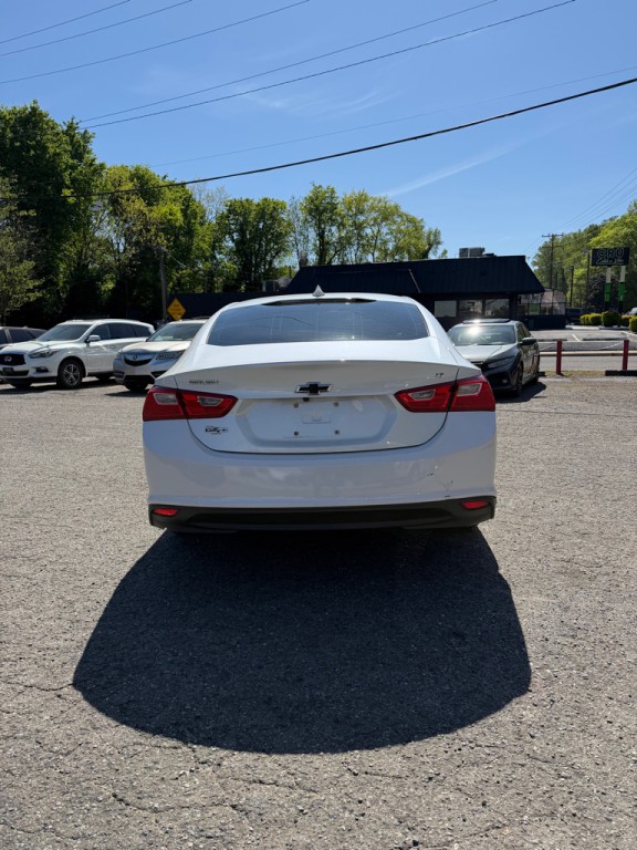 2017 Chevrolet Malibu Image 3