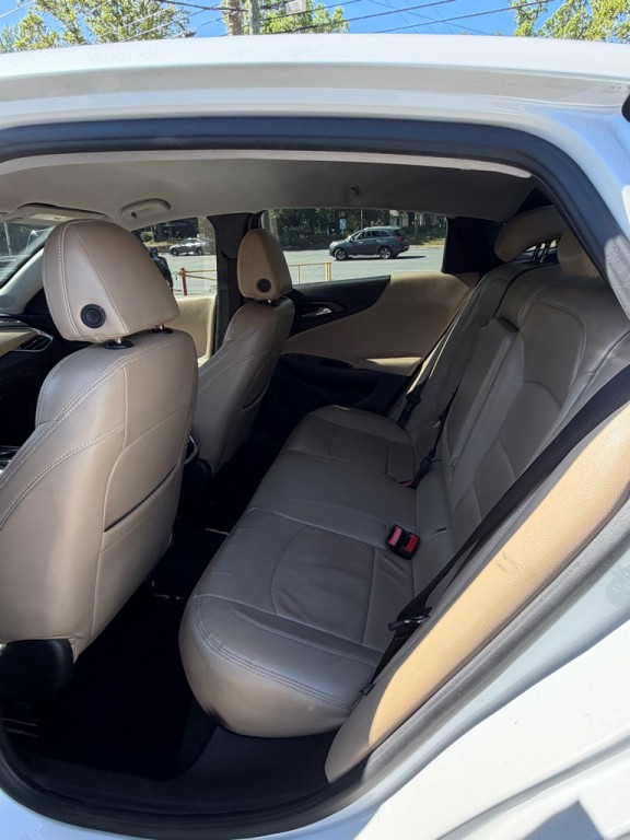 2017 Chevrolet Malibu Image 7