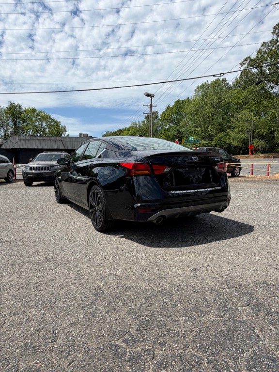 2022 Nissan Altima Image 2