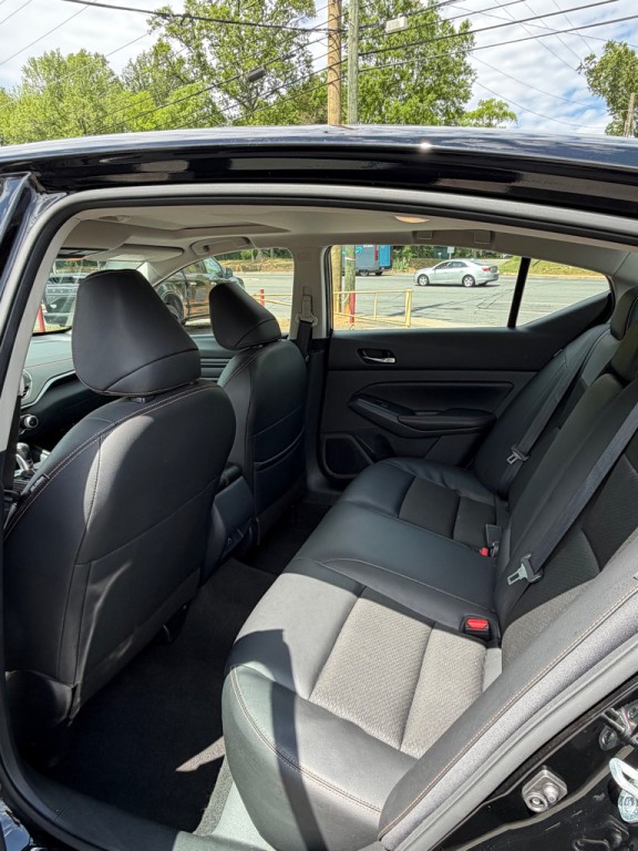 2022 Nissan Altima Image 7