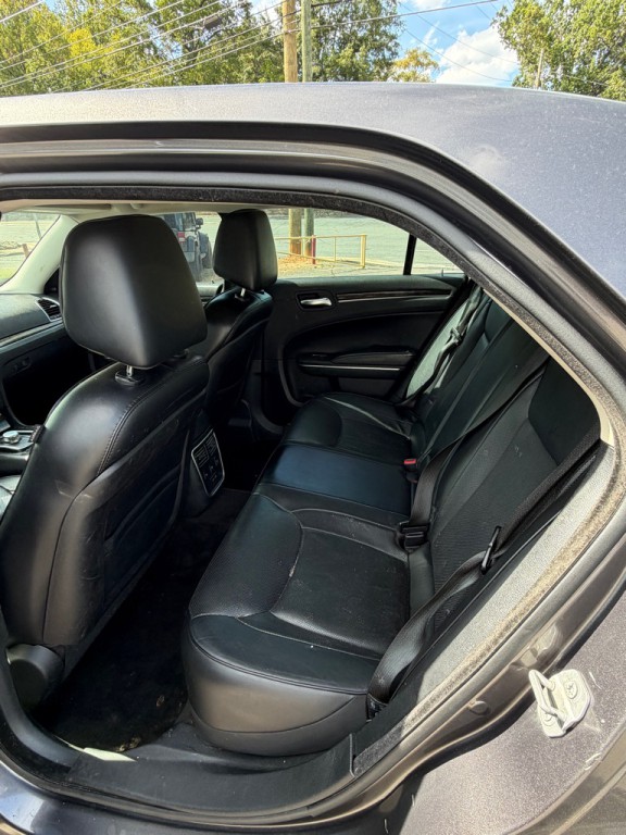 2015 Chrysler 300 Image 7