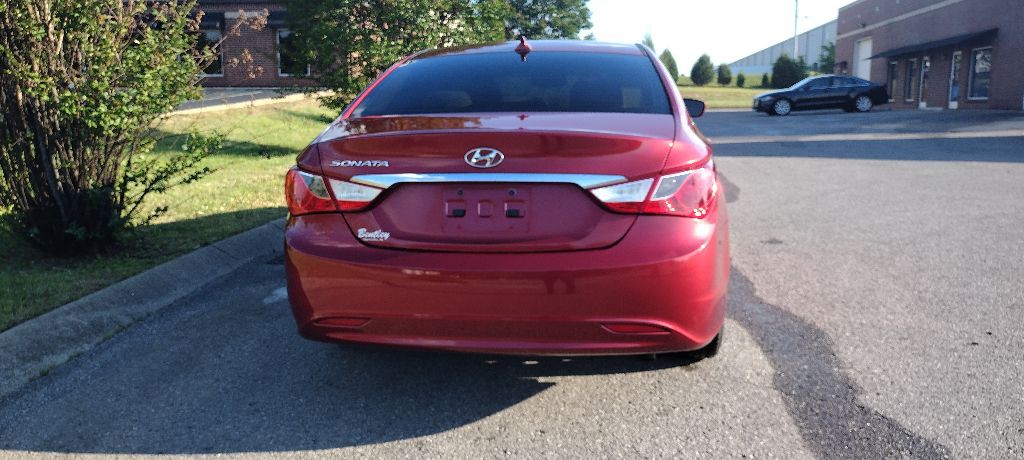 2012 Hyundai Sonata Image 3