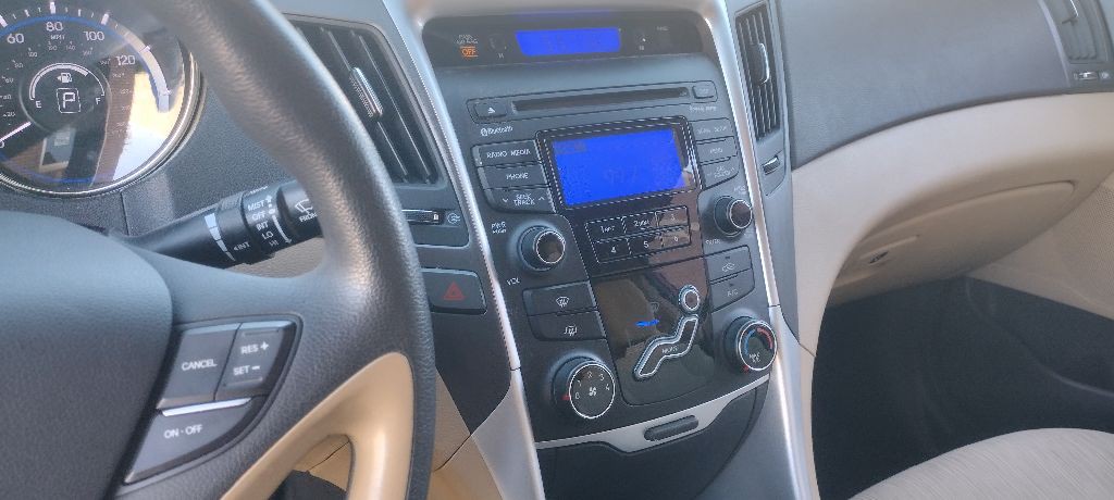 2012 Hyundai Sonata Image 9