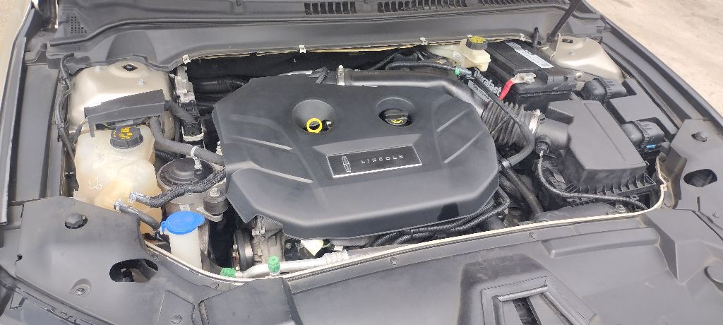 2017 Lincoln MKZ Image 2