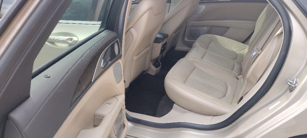 2017 Lincoln MKZ Image 4