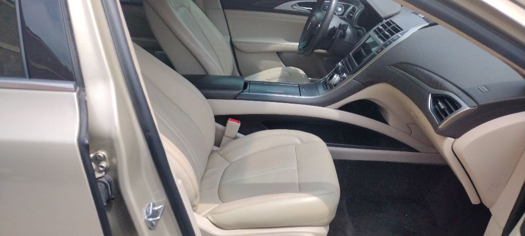 2017 Lincoln MKZ Image 6