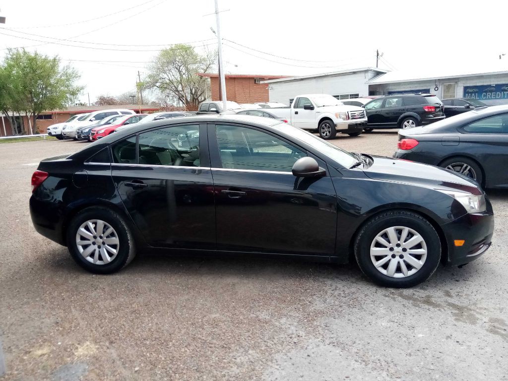 2011 Chevrolet Cruze Image 3