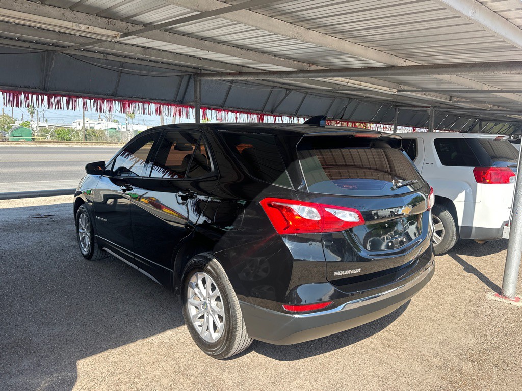 2018 Chevrolet Equinox Image 2