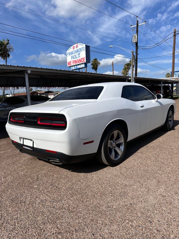 2015 Dodge Challenger Image 4