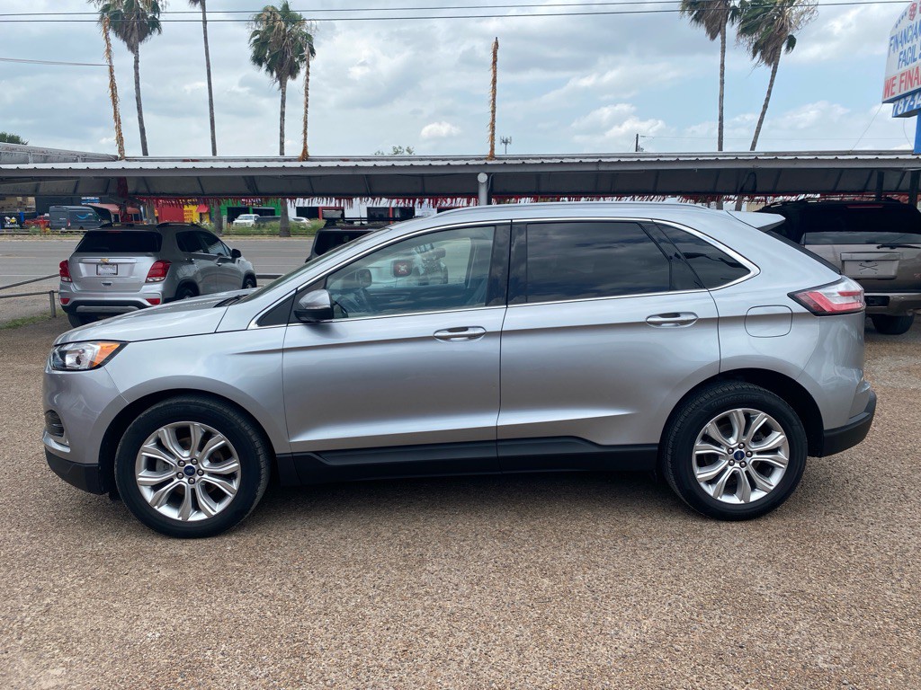 2020 Ford Edge Image 2