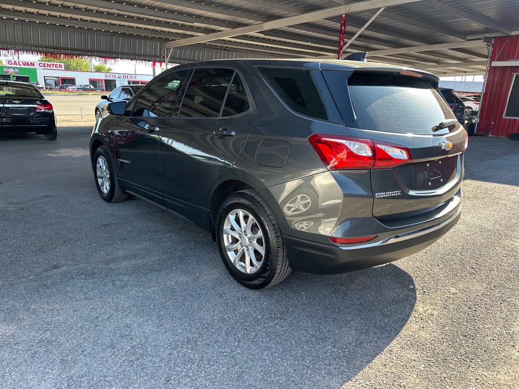2018 Chevrolet Equinox Image 2