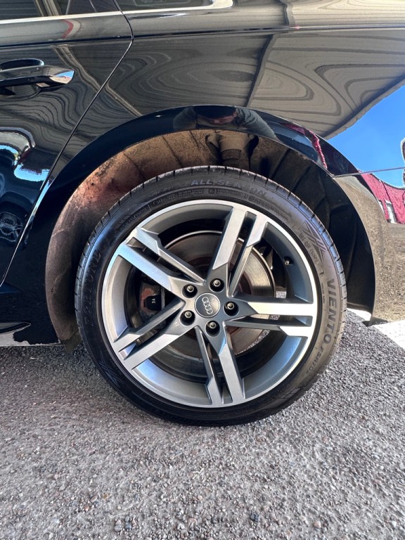 2017 Audi A4 Image 9