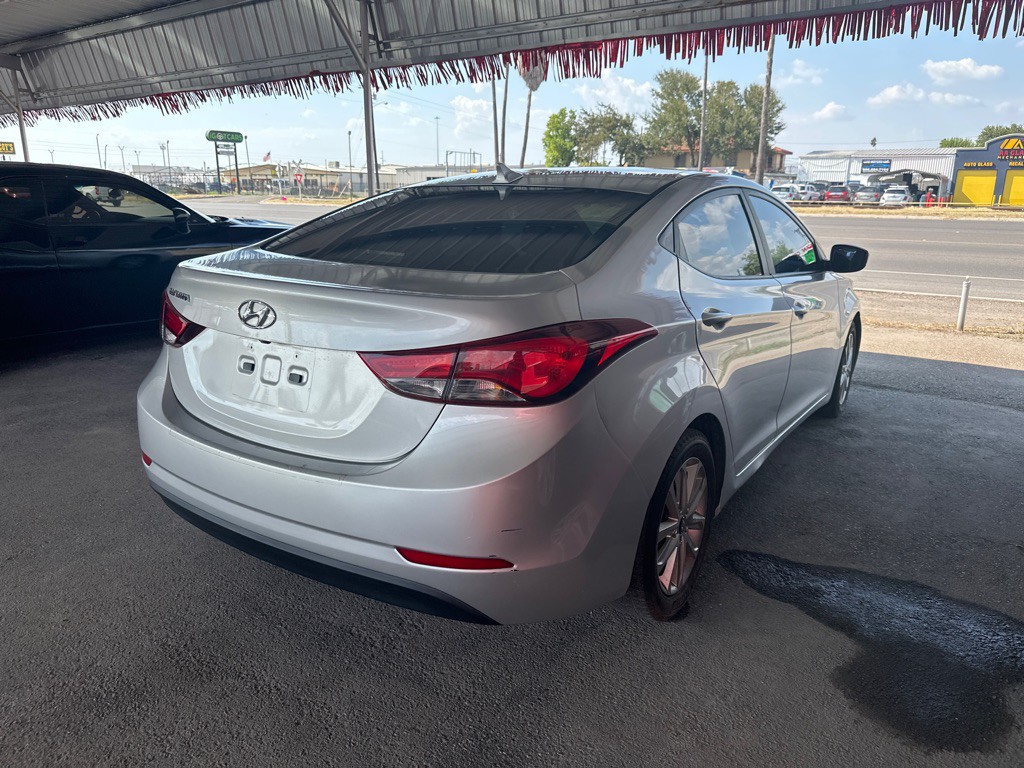 2015 Hyundai Elantra Image 2