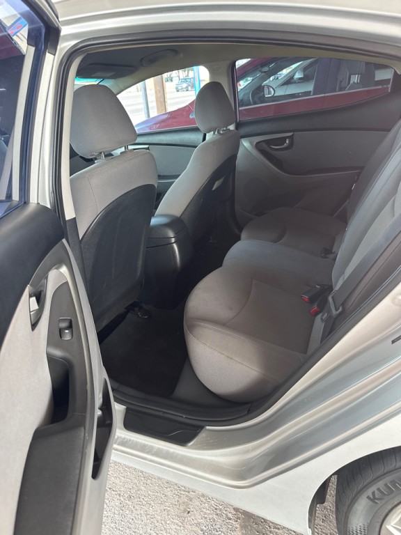 2015 Hyundai Elantra Image 5