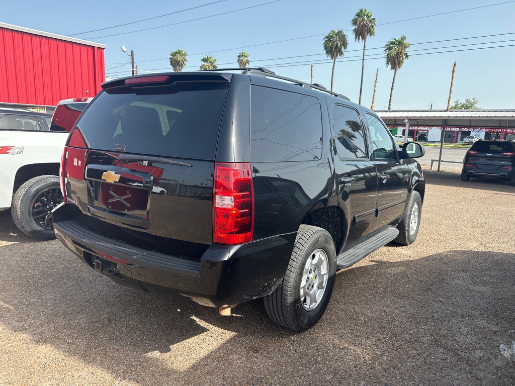 2013 Chevrolet Tahoe Image 2