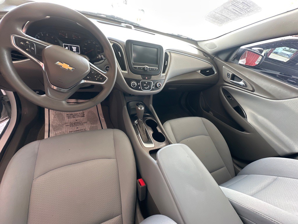 2016 Chevrolet Malibu Image 4