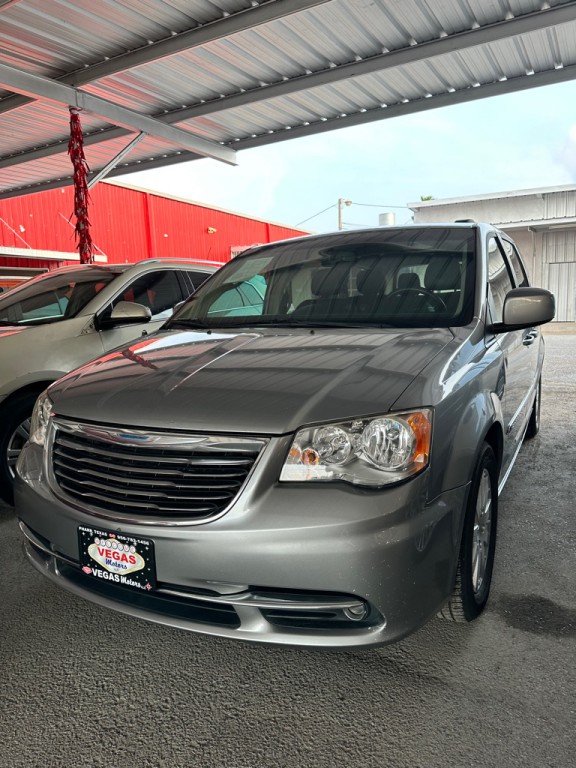 2016 Chrysler Town & Country Image 4