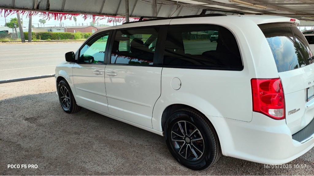 2017 Dodge Grand Caravan Image 2