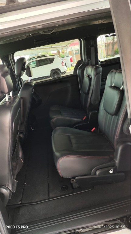 2017 Dodge Grand Caravan Image 6