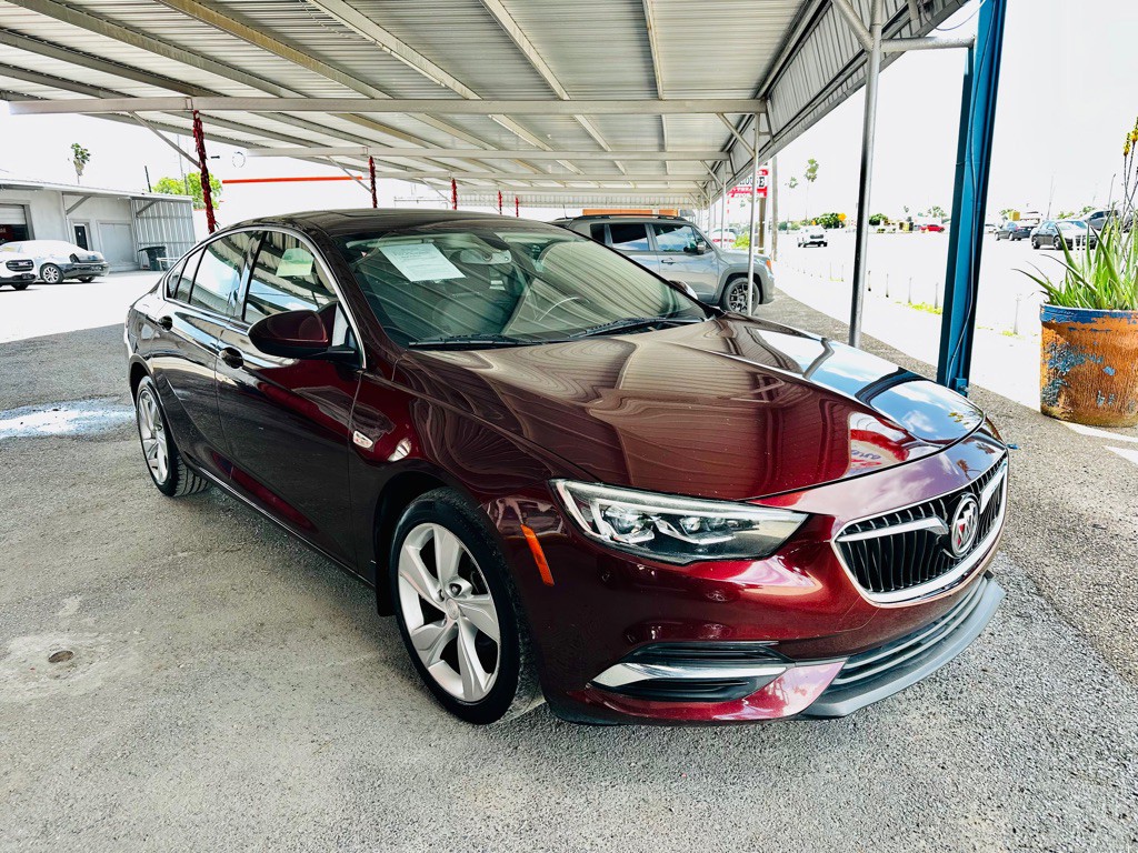 2018 Buick Regal Image 2
