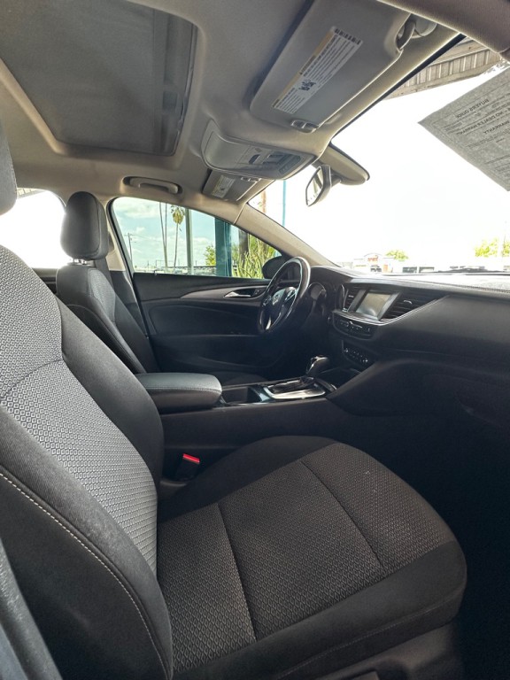 2018 Buick Regal Image 5