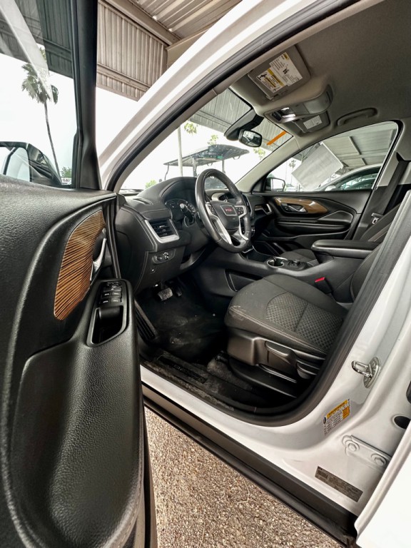 2020 GMC Terrain Image 3