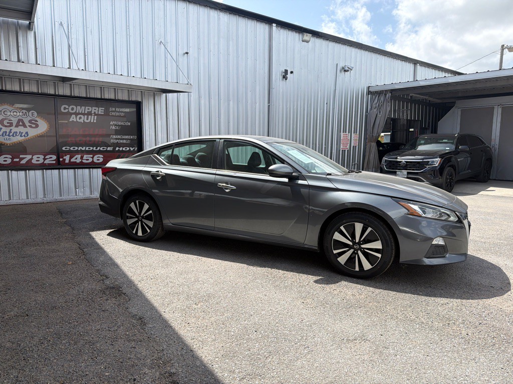 2021 Nissan Altima Image 2