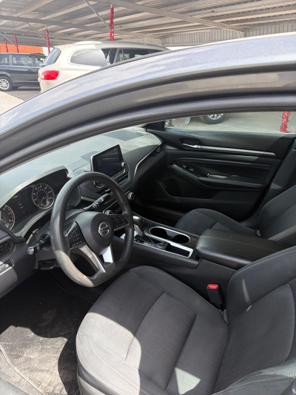 2021 Nissan Altima Image 5