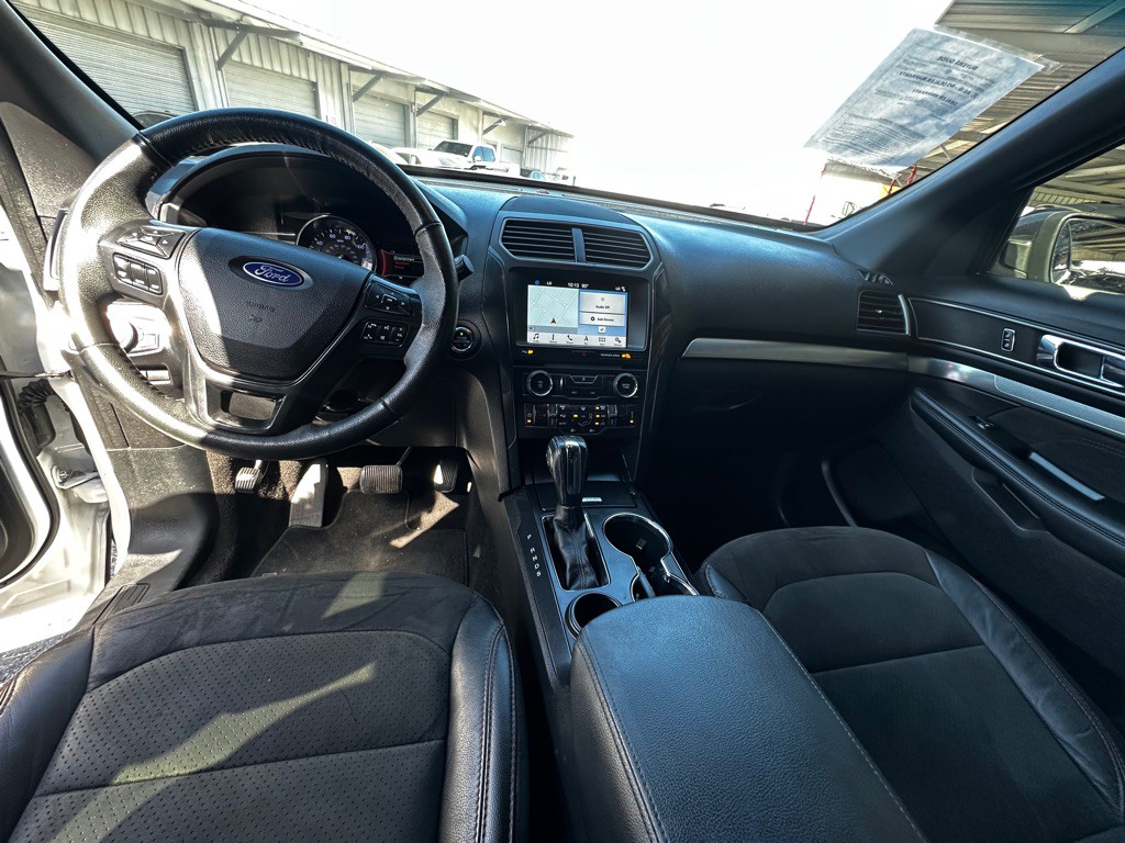 2018 Ford Explorer Image 8