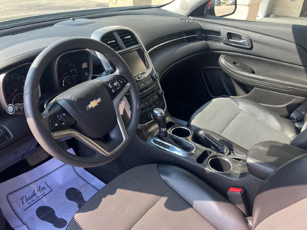 2016 Chevrolet Malibu Image 8