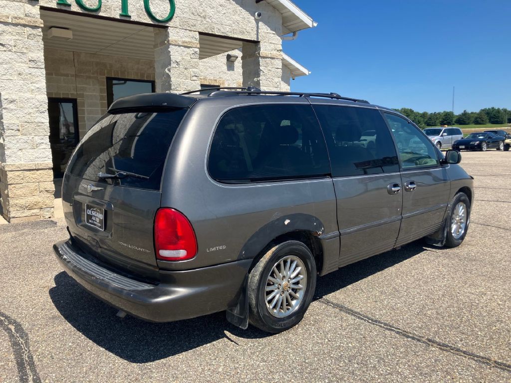 1999 Chrysler Town & Country Image 2