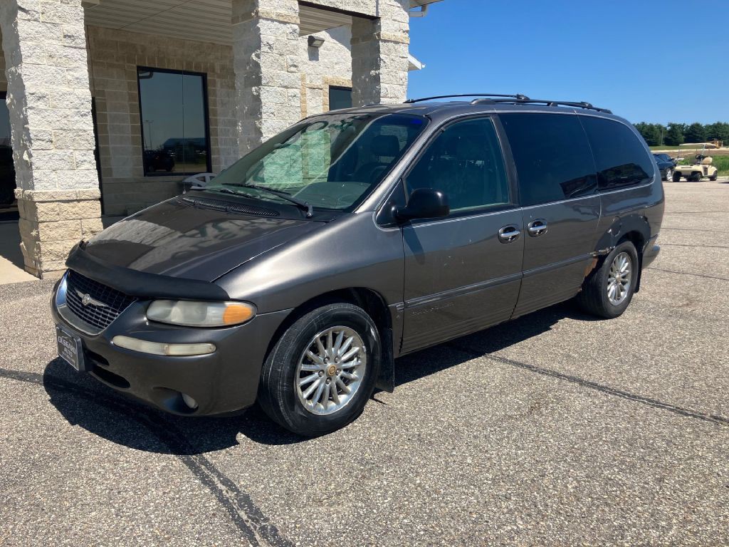 1999 Chrysler Town & Country Image 3
