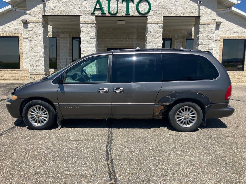 1999 Chrysler Town & Country Image 10