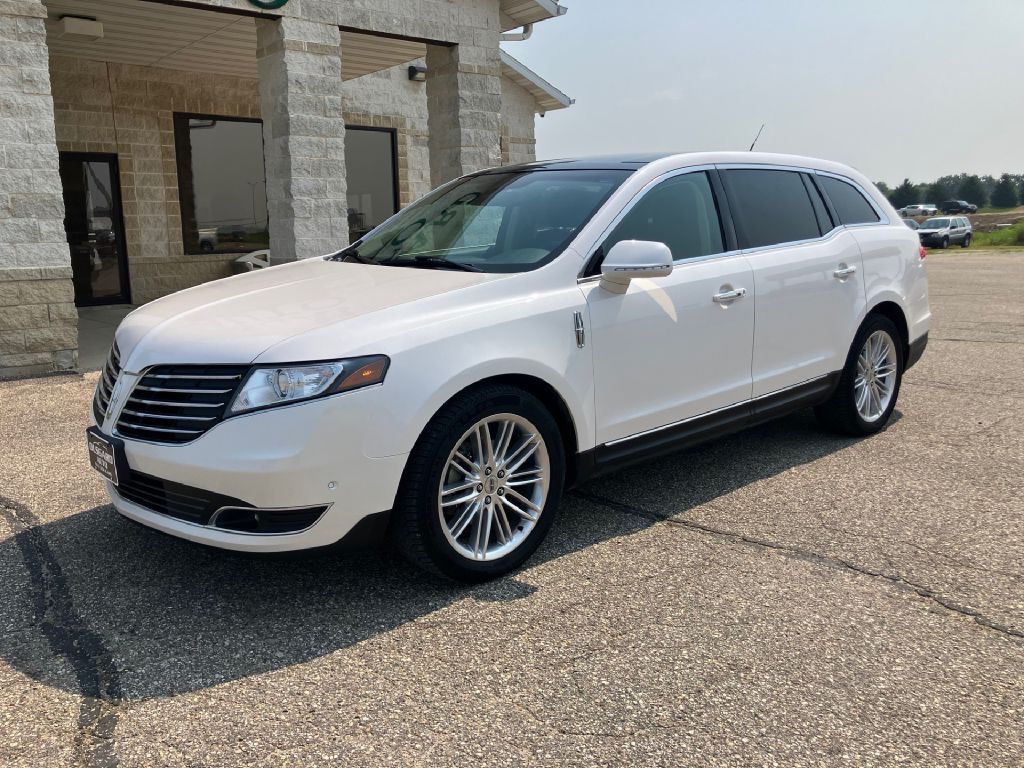 2019 Lincoln MKT Image 3